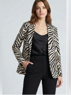 VENUS - New without tags Venus zebra blazer with tan accents Size 10